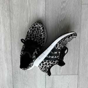 Adidas Leopard Print Swift Run Shoe Size 9